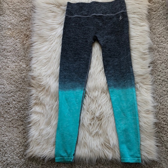 Color block leggings. - Picture 6 of 8
